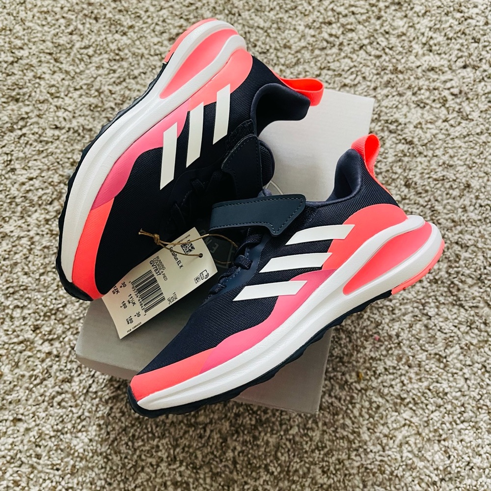 🧡🆕 Adidas Shoes